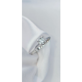 Каблучка із білого золота з діамантом 0,300 ct